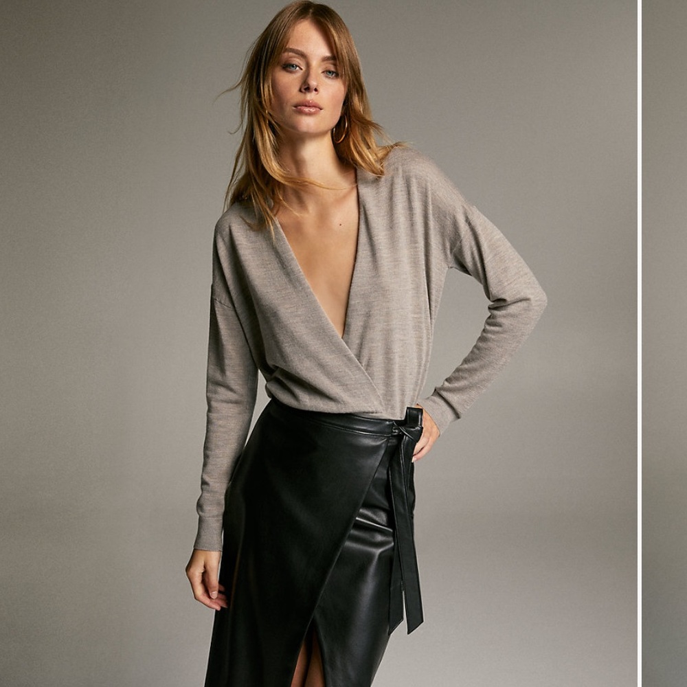 Aritzia Babaton Jotham Sweater - Picture 1 of 11